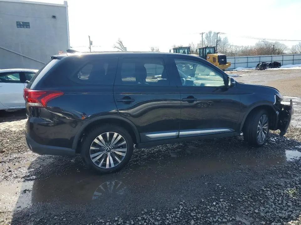2019 MITSUBISHI OUTLANDER SE  