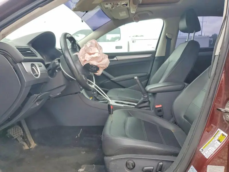 2013 VOLKSWAGEN PASSAT SE  