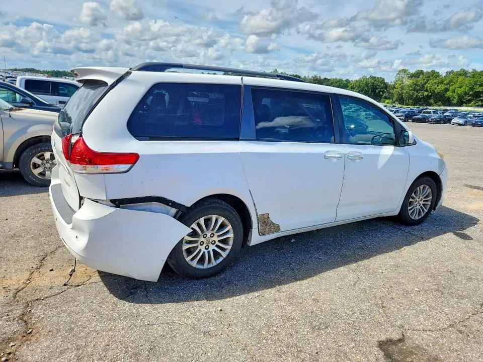 2011 TOYOTA SIENNA XLE 8-PASSENGER  