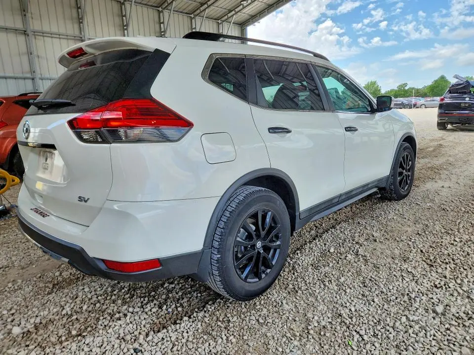 2017 NISSAN ROGUE SV  