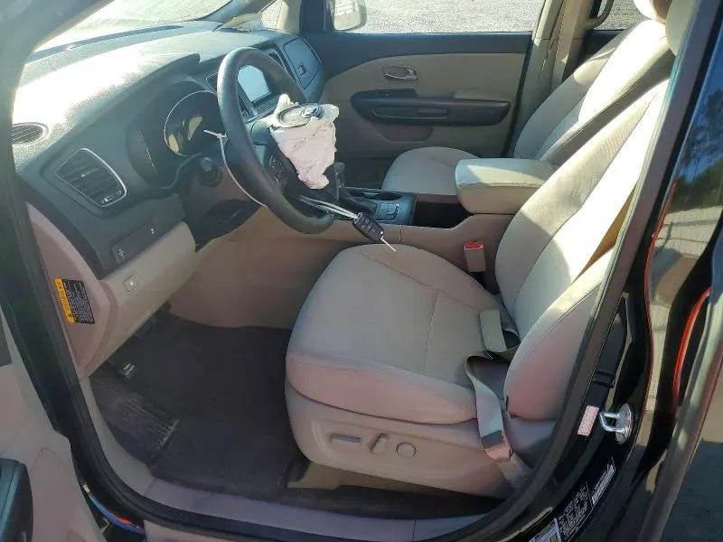 2018 KIA SEDONA LX  