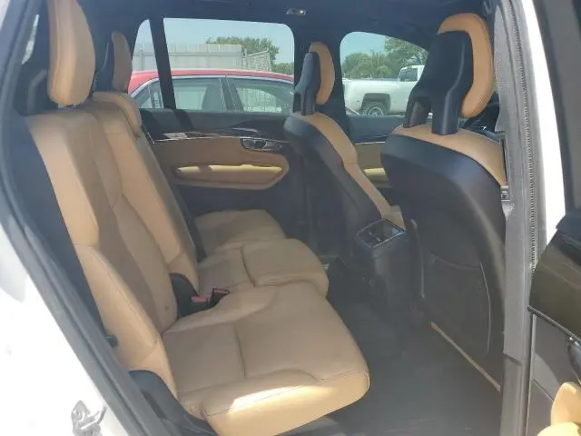 2017 VOLVO XC90 T6