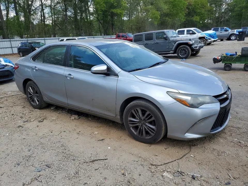 2015 TOYOTA CAMRY SE  