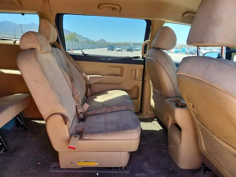 2015 KIA SEDONA LX  