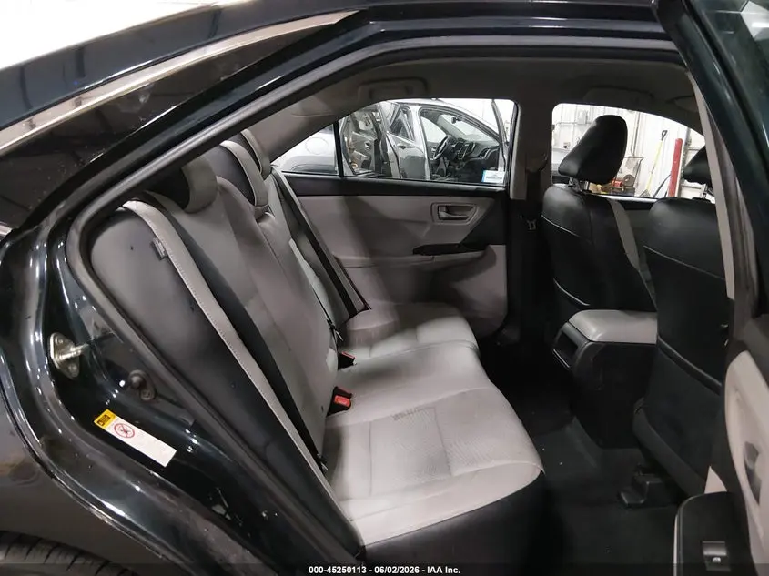 2016 TOYOTA CAMRY SE