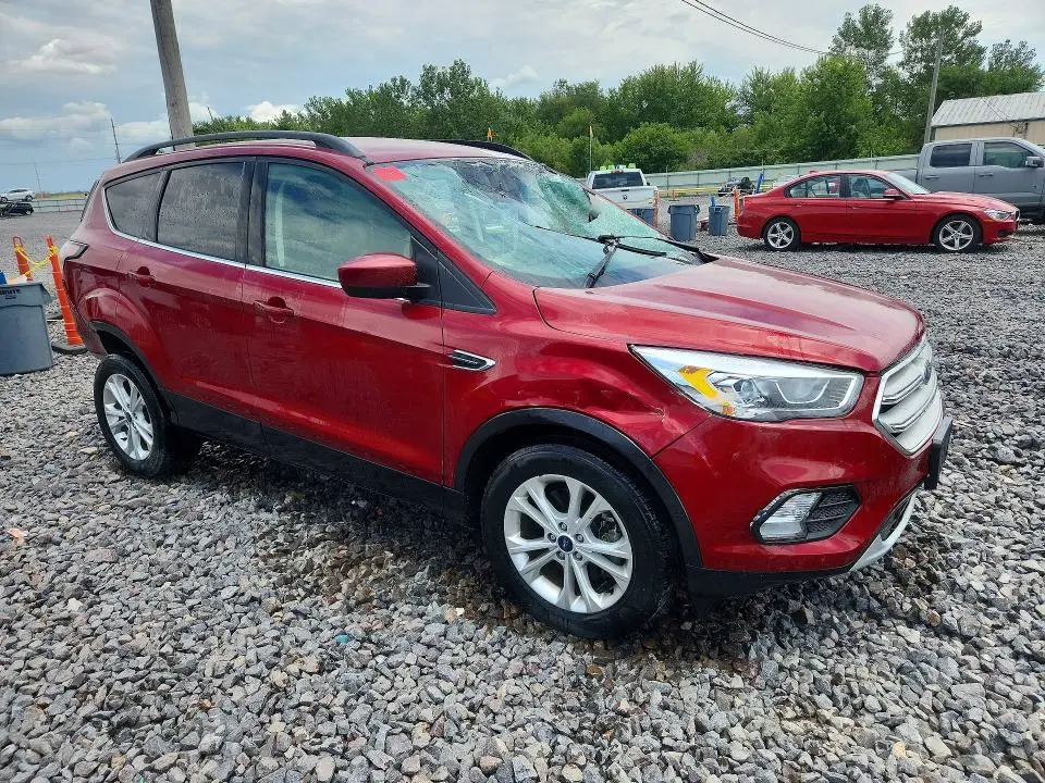 2017 FORD ESCAPE SE  
