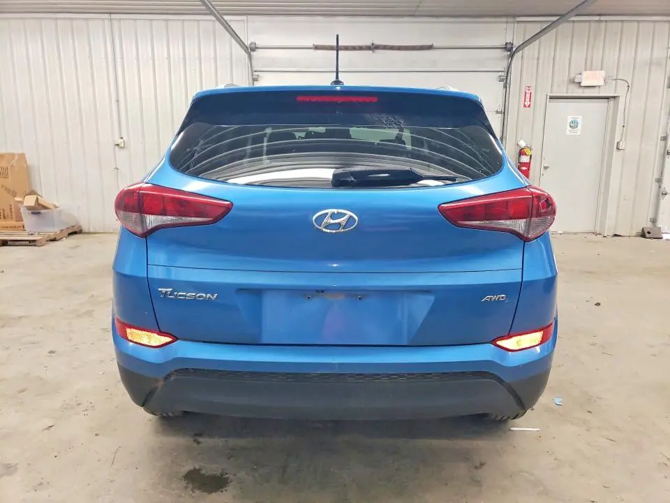 2016 HYUNDAI TUCSON SE  