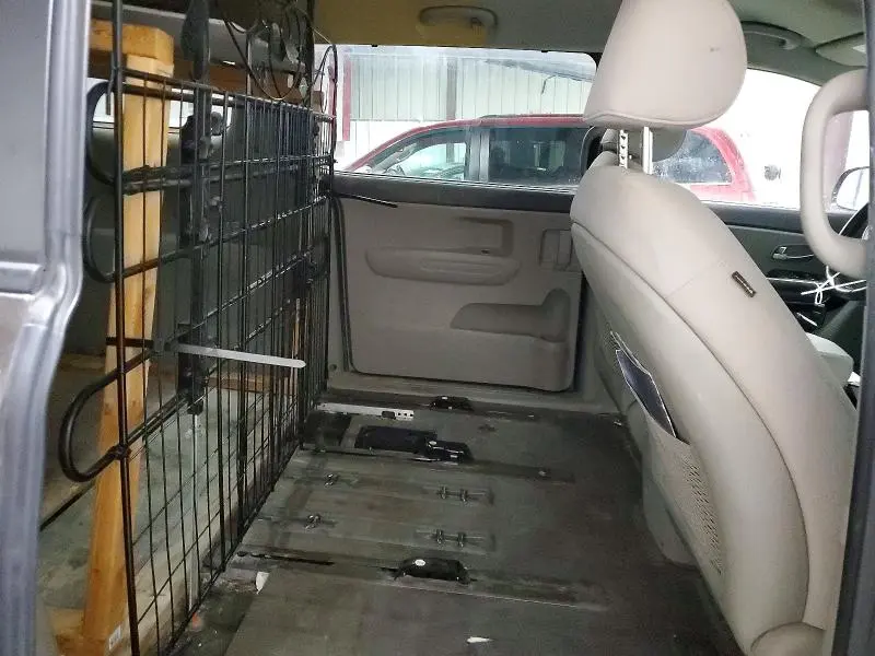 2016 KIA SEDONA LX  