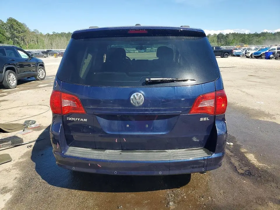 2013 VOLKSWAGEN ROUTAN SEL PREMIUM  