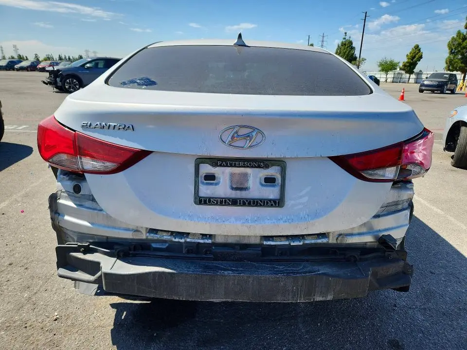 2015 HYUNDAI ELANTRA SE  