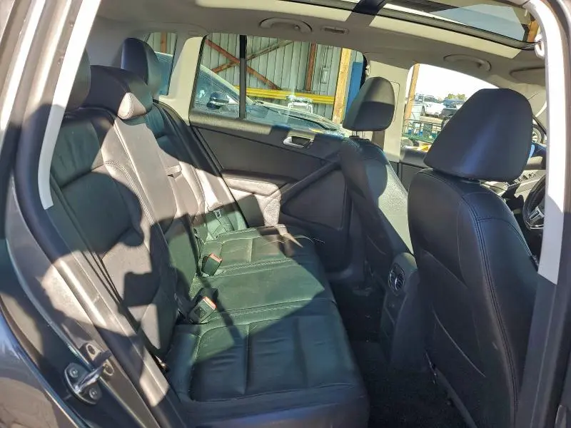 2016 VOLKSWAGEN TIGUAN S  