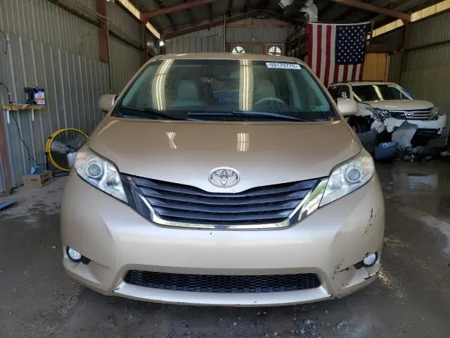 2011 TOYOTA SIENNA XLE  