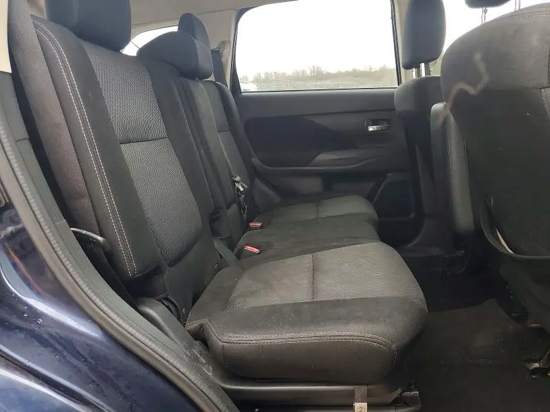 2018 MITSUBISHI OUTLANDER ES  