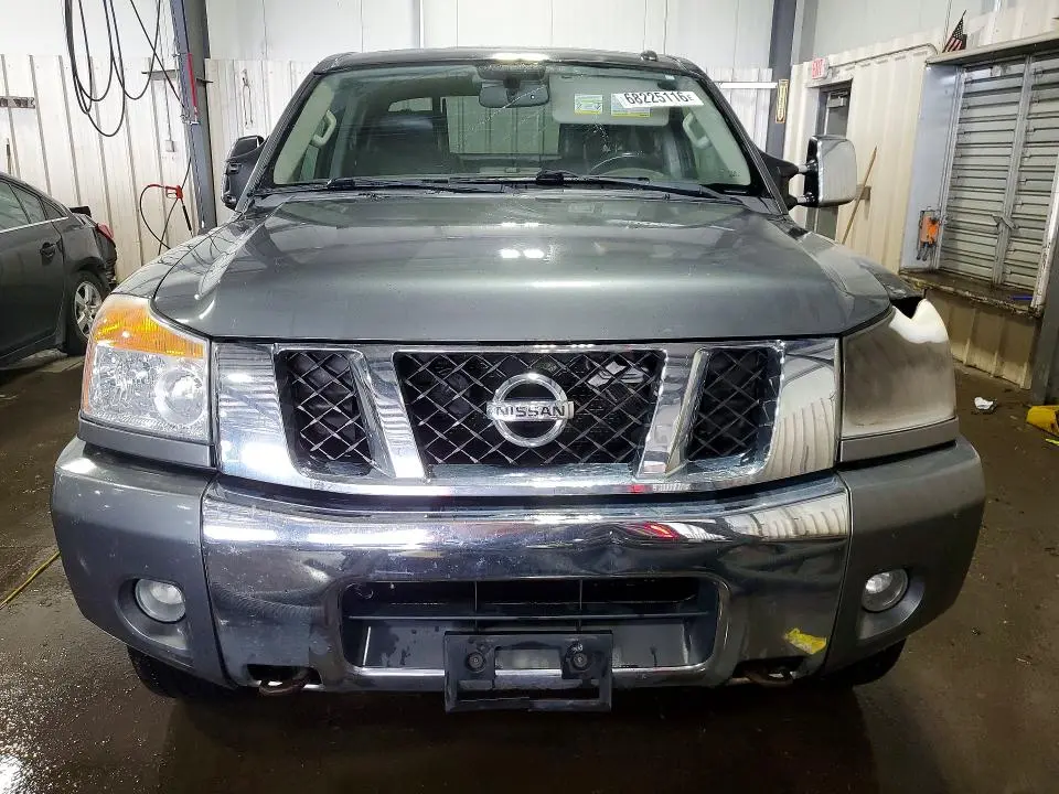 2014 NISSAN TITAN SV  