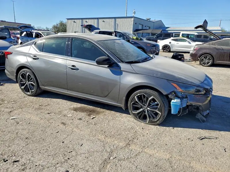 2024 NISSAN ALTIMA SR  