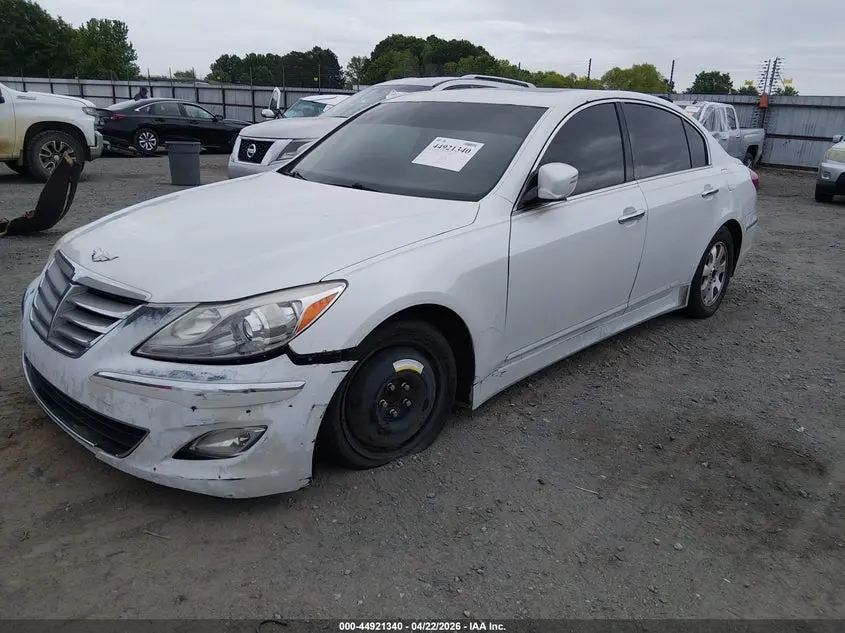 2013 HYUNDAI GENESIS 3.8