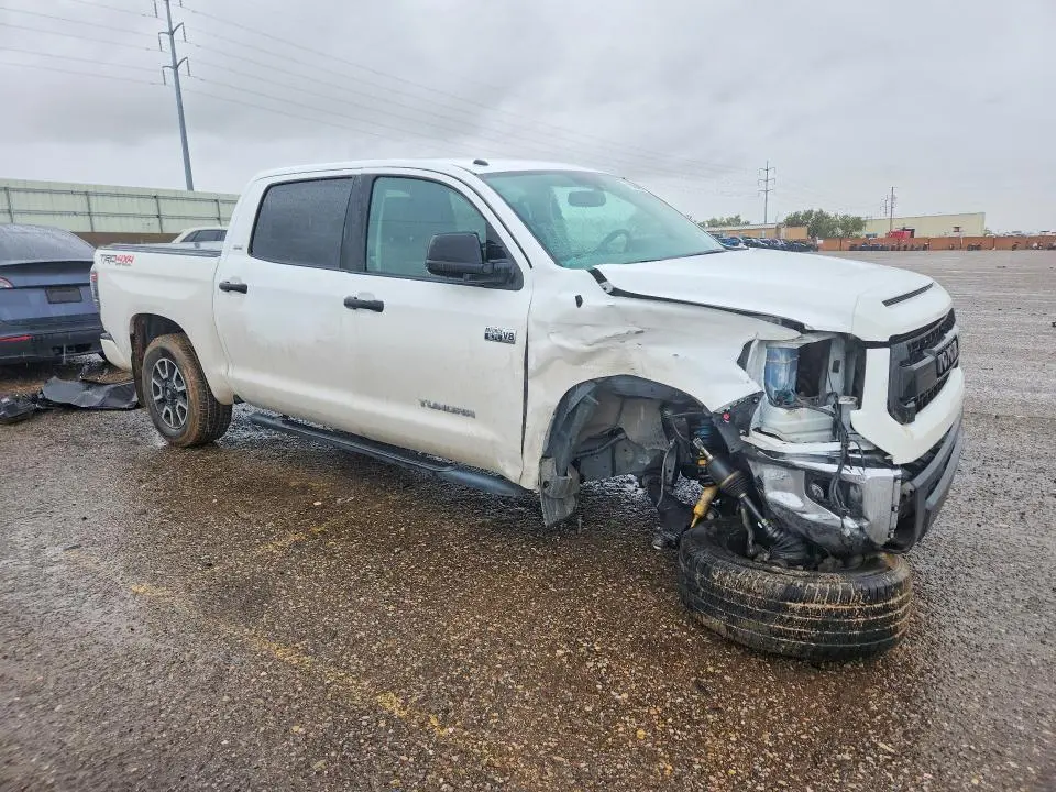 2017 TOYOTA TUNDRA SR5  