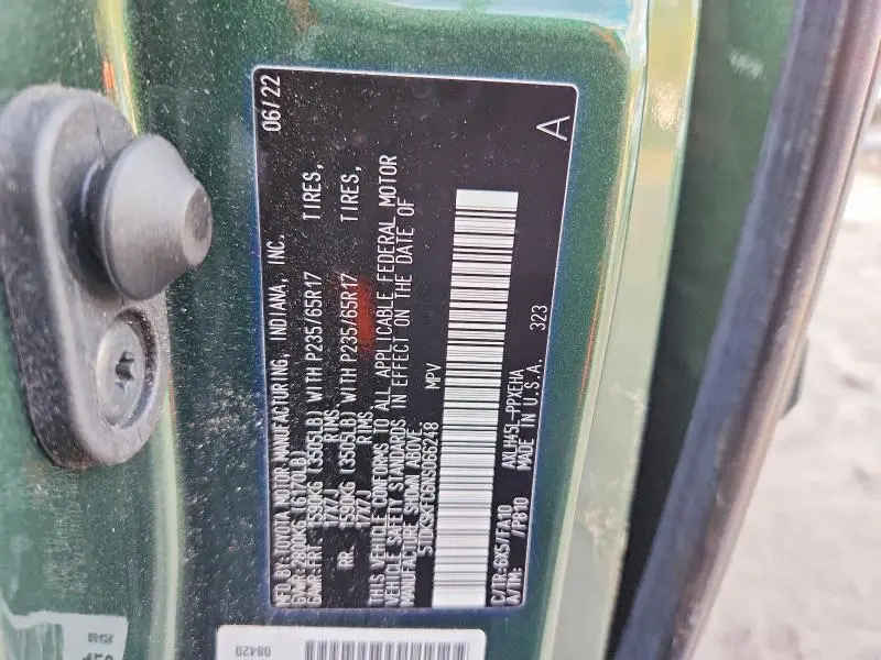 2022 TOYOTA SIENNA LE  