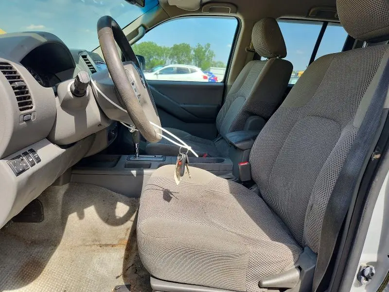 2013 NISSAN FRONTIER S  