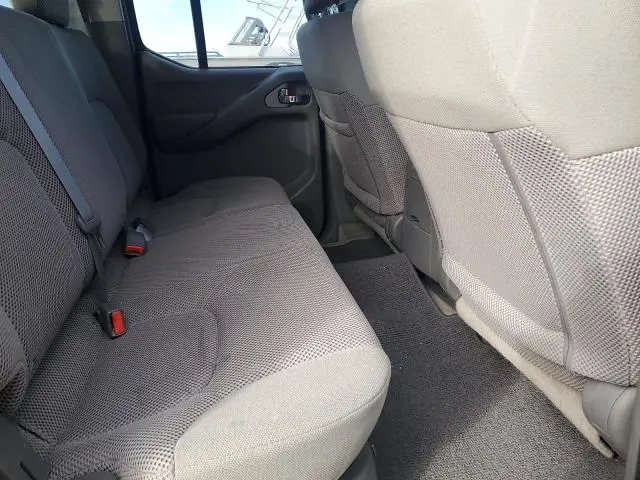 2015 NISSAN FRONTIER S  