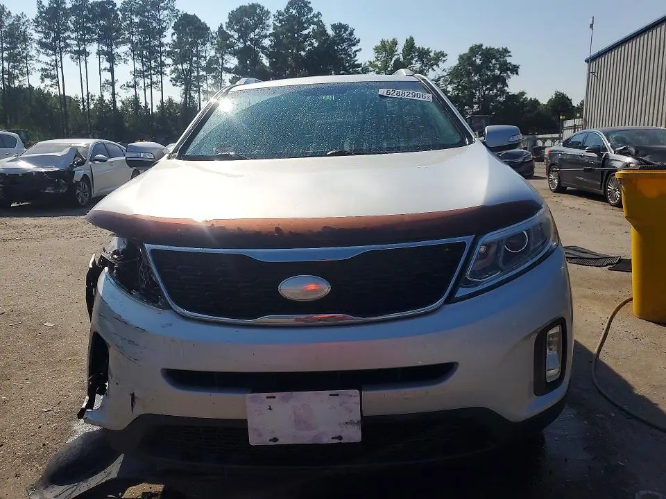2015 KIA SORENTO LX  