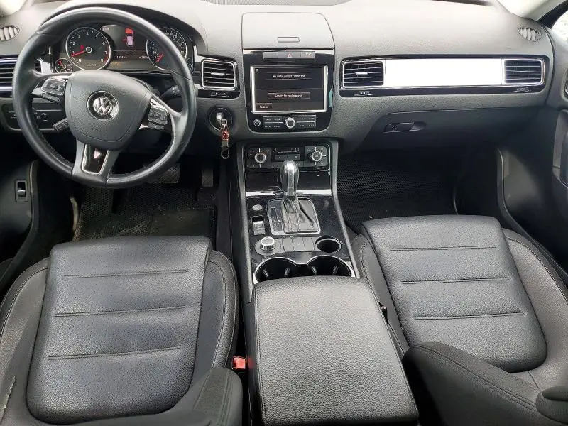 2011 VOLKSWAGEN TOUAREG V6  
