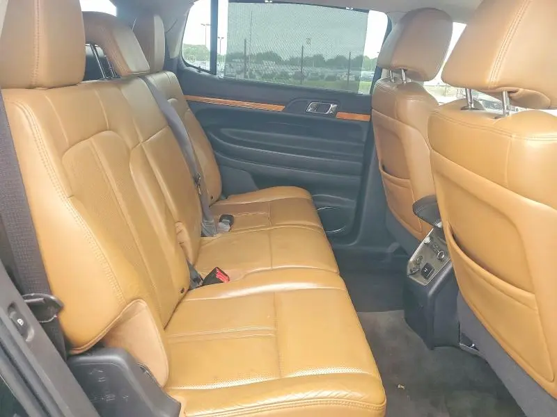 2010 LINCOLN MKT   