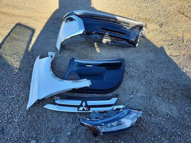 2018 MITSUBISHI OUTLANDER SE  