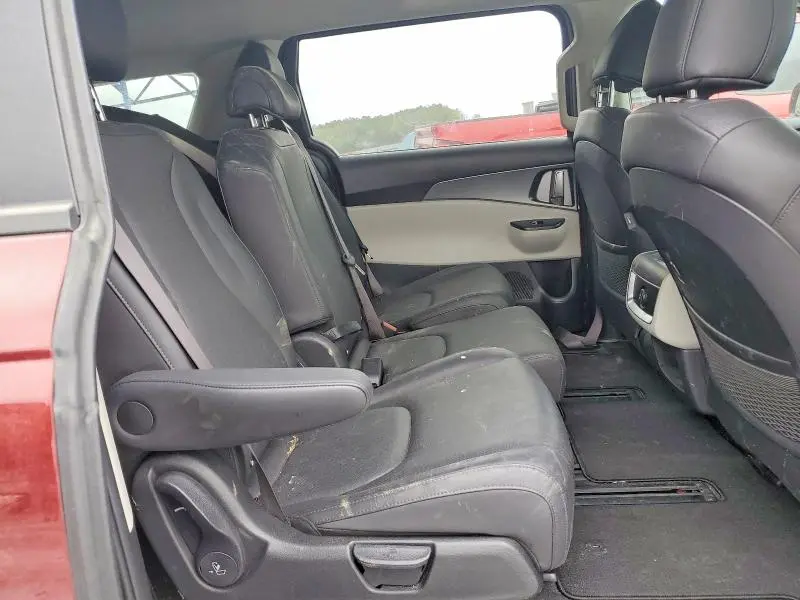 2024 KIA CARNIVAL LX  