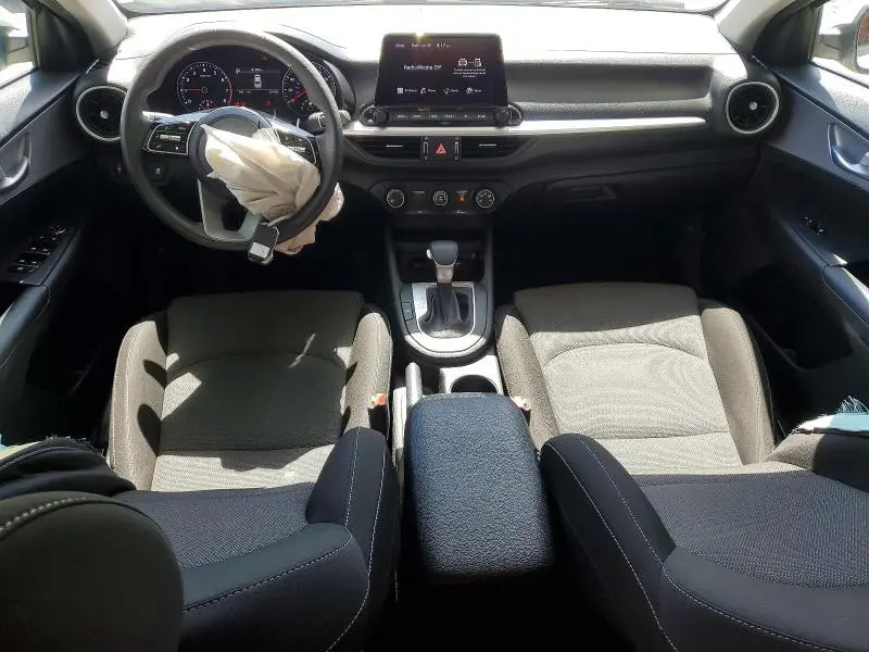 2024 KIA FORTE LX  