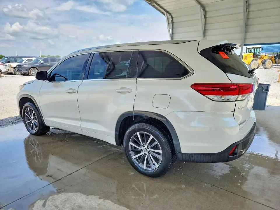 2018 TOYOTA HIGHLANDER XLE  