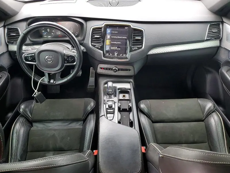 2017 VOLVO XC90 T8  
