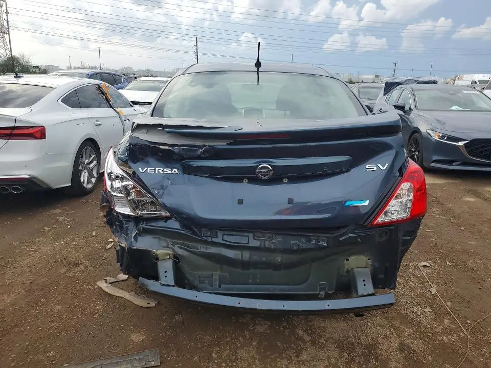2015 NISSAN VERSA 1.6 SV  