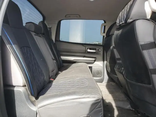 2018 TOYOTA TUNDRA CREWMAX SR5  