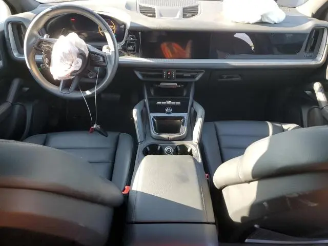 2024 PORSCHE CAYENNE   
