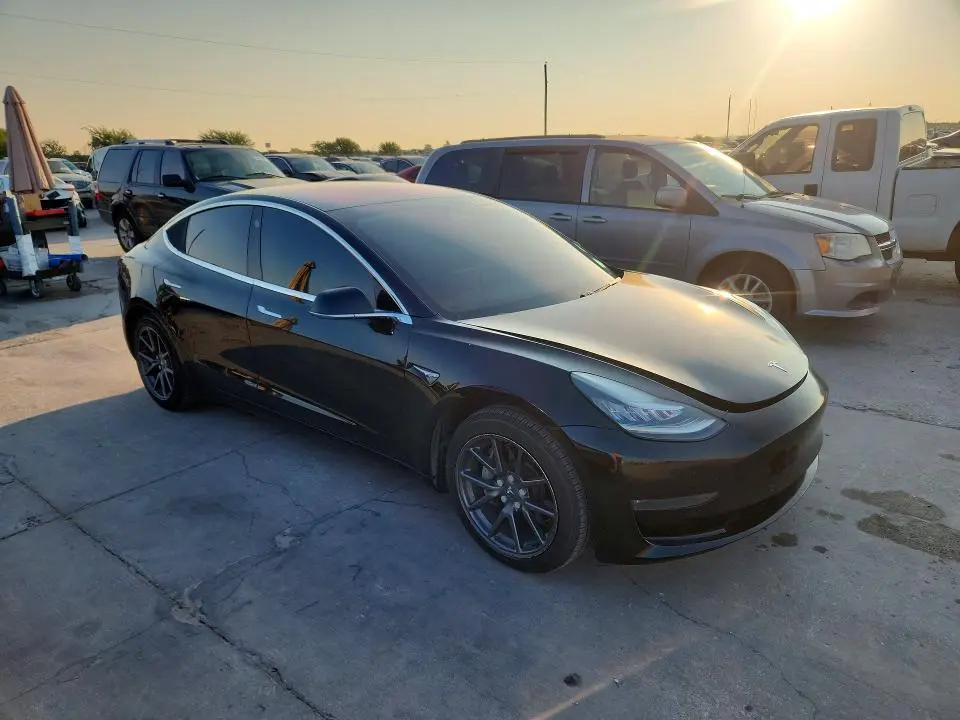 2018 TESLA MODEL 3   