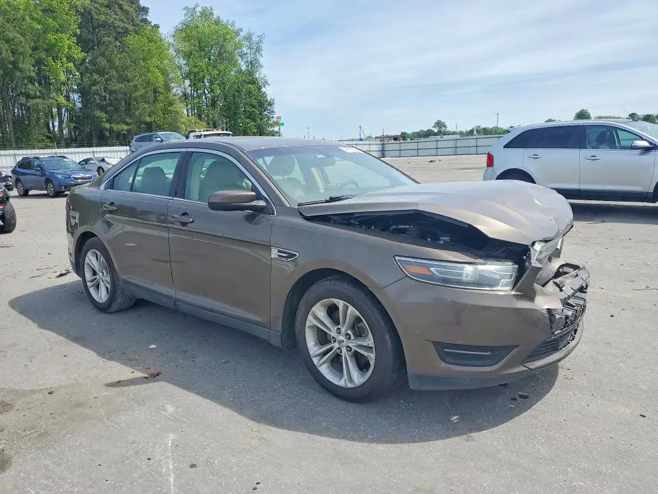 2015 FORD TAURUS SEL  