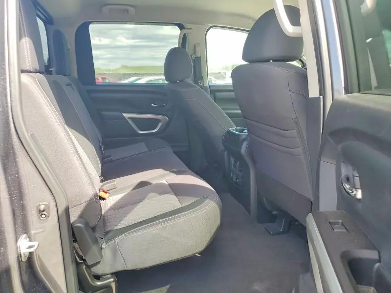 2021 NISSAN TITAN SV  