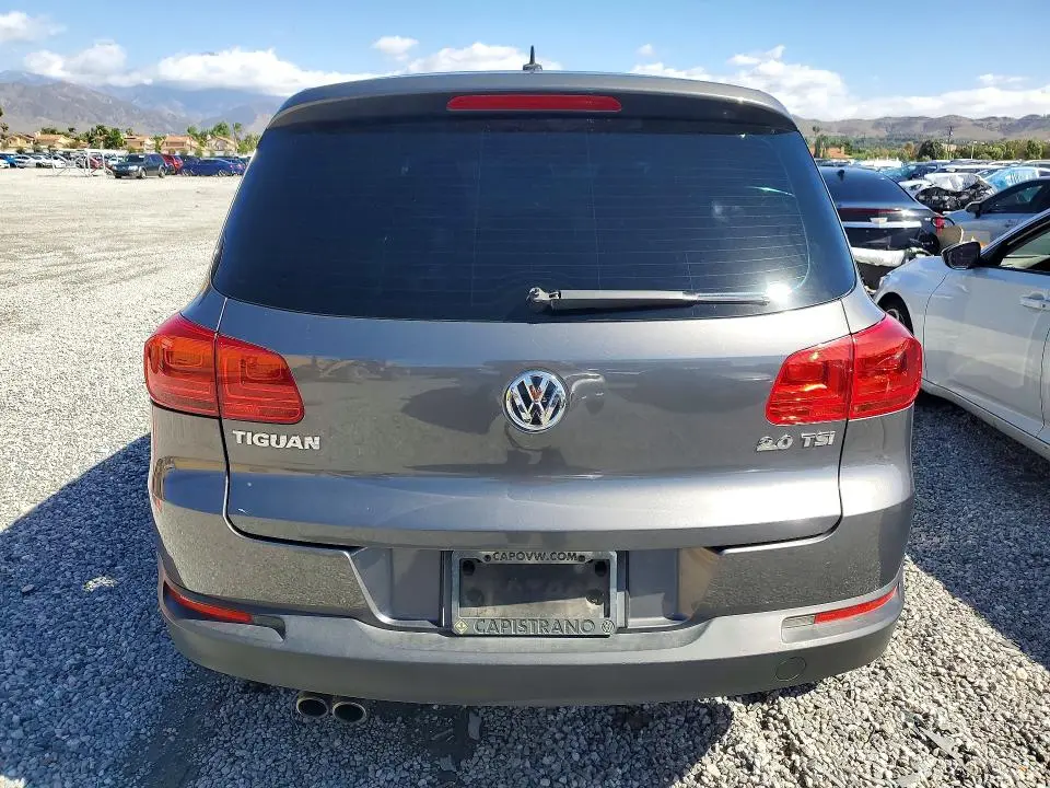2013 VOLKSWAGEN TIGUAN S  