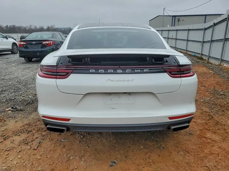 2018 PORSCHE PANAMERA 4  