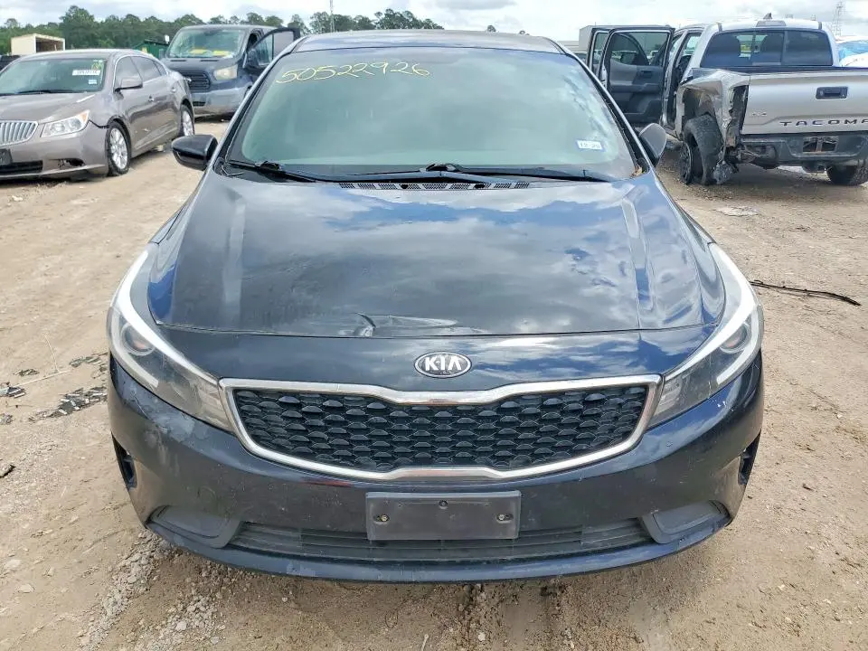 2017 KIA FORTE LX  