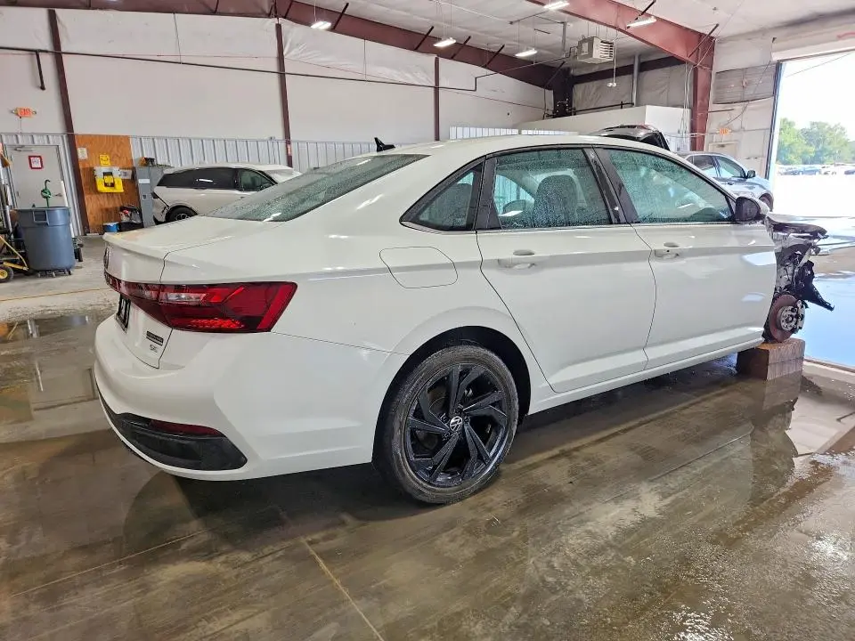 2025 VOLKSWAGEN JETTA SE  