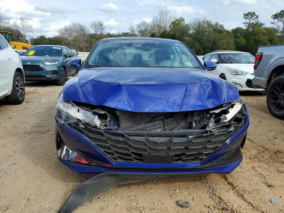 2022 HYUNDAI ELANTRA SEL  