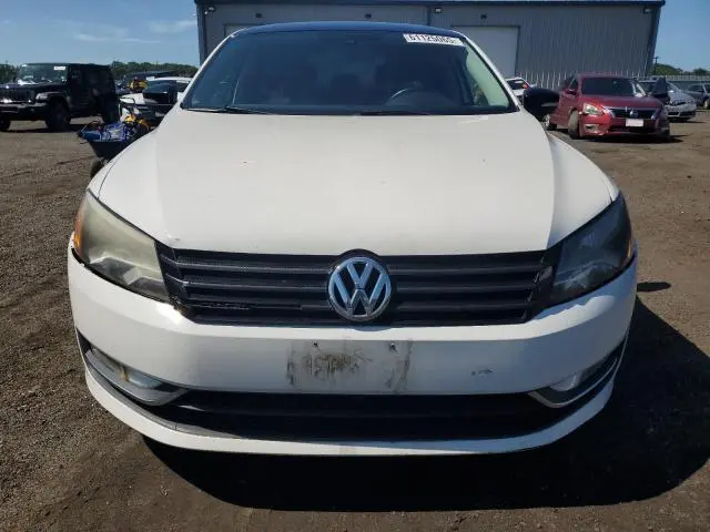 2015 VOLKSWAGEN PASSAT SE  