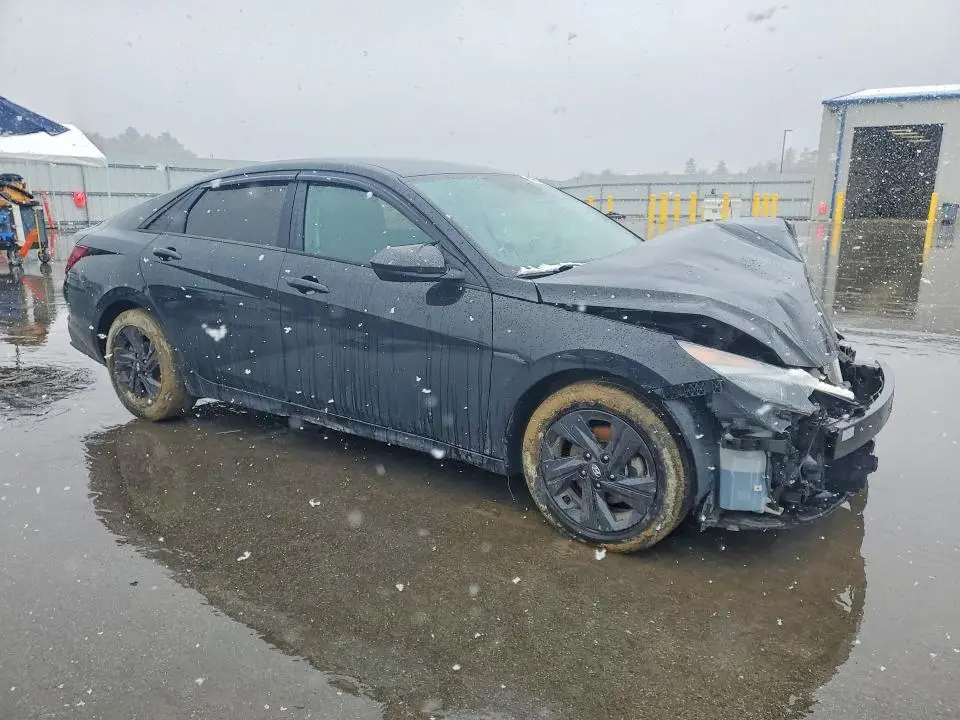 2021 HYUNDAI ELANTRA SEL  
