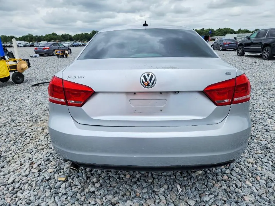 2013 VOLKSWAGEN PASSAT SE  