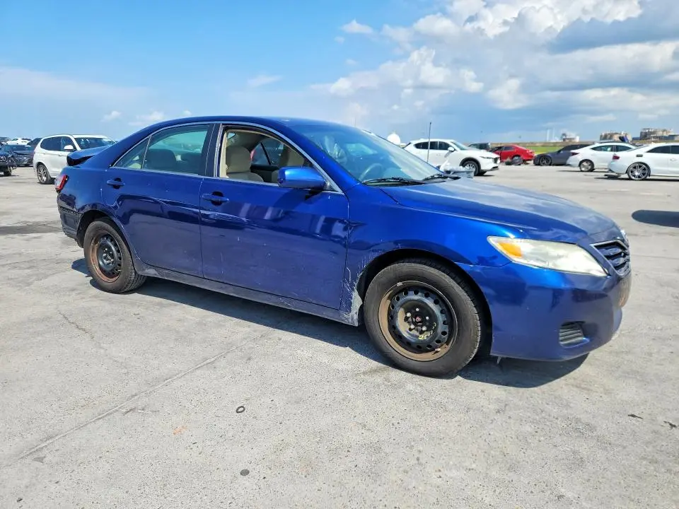 2011 TOYOTA CAMRY LE  