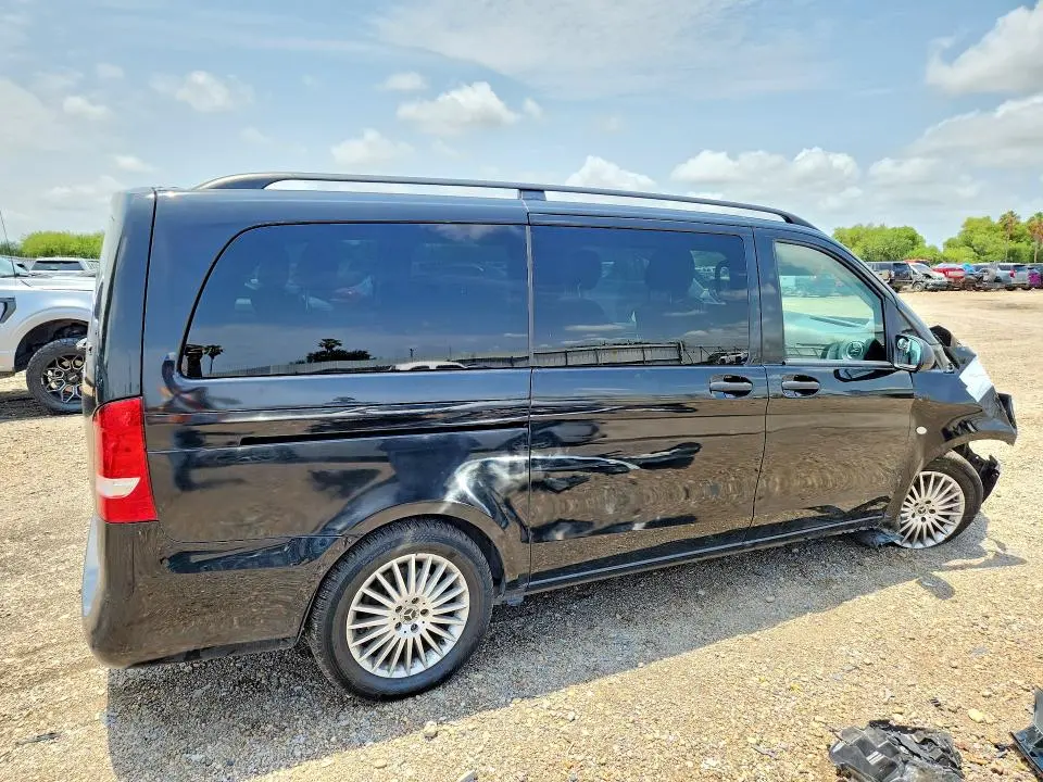 2018 MERCEDES-BENZ METRIS   