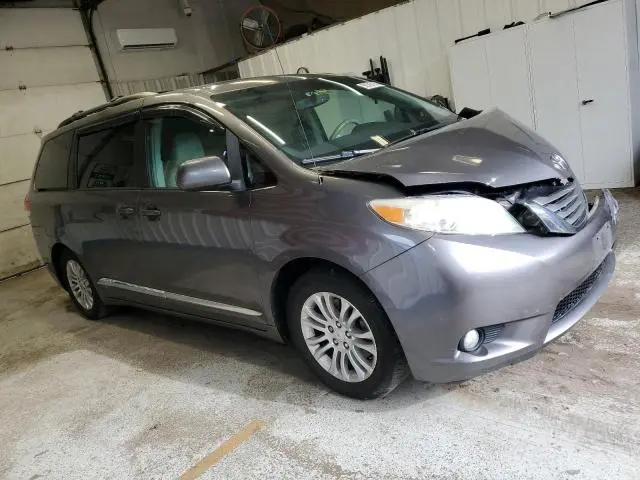 2011 TOYOTA SIENNA XLE  