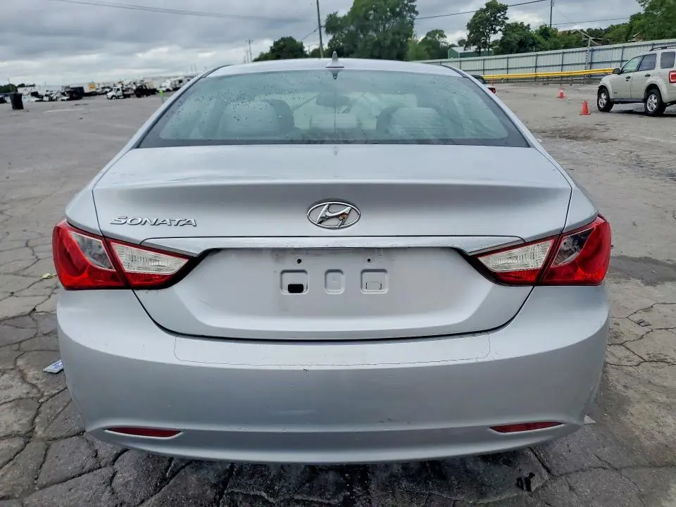 2012 HYUNDAI SONATA GLS  